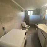 Sfendami House Nyaraló *