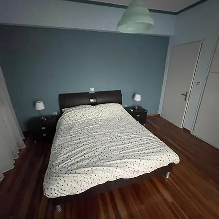 Sfendami House Nyaraló *