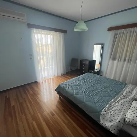Sfendami House בית נופש *