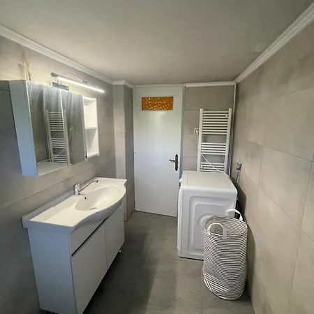 Hébergement de vacances Sfendami House