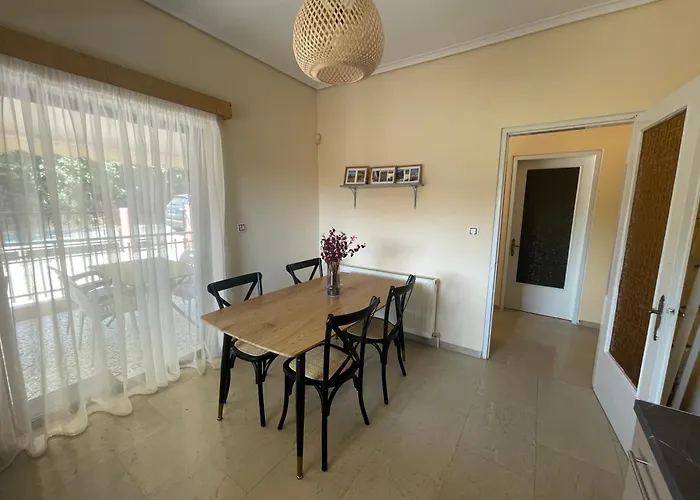 Sfendami House *