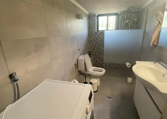 Sfendami House בית נופש *