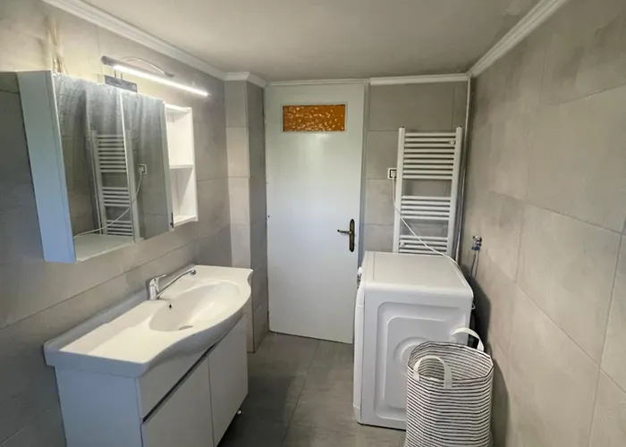 בית נופש Sfendami House